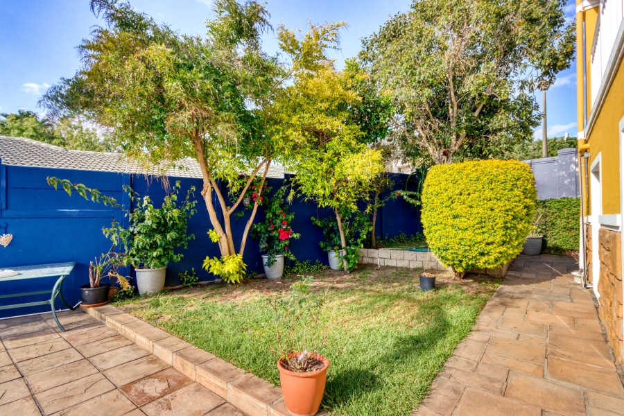 6 Bedroom Property for Sale in Olive Grove Western Cape